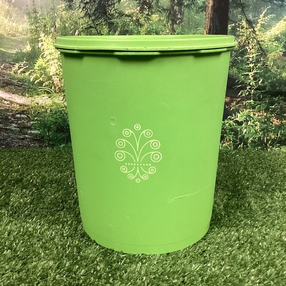 Vintage Tupperware 3 Piece Canister Set Green - Picture 2 of 16